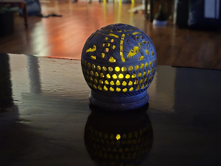 Brilliant dialog, profound yet light, excellent murder mystery plot